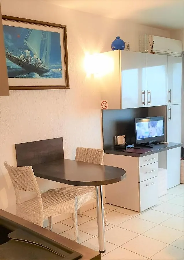 Studio Port Vauban Vue Port Excellente Situation Climatise Fibre 0*, Antibes France